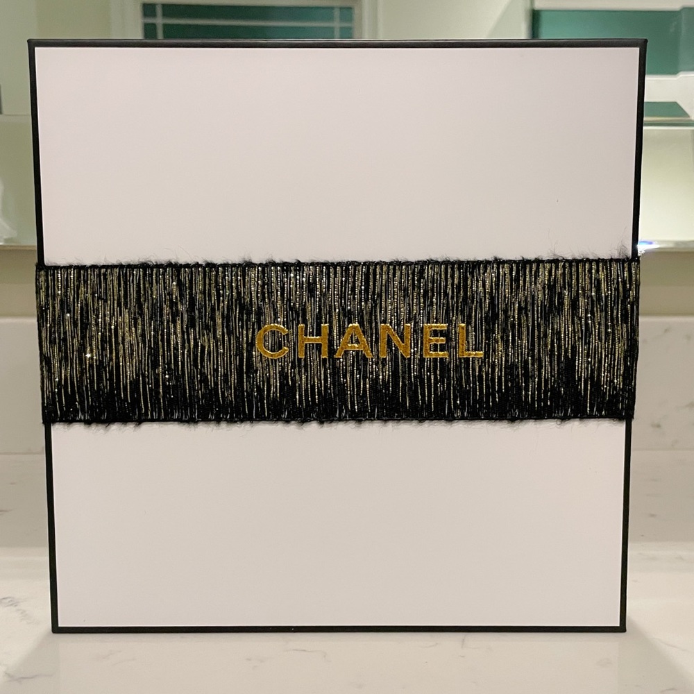 Chanel Limited Edition Holiday 2020 Gift Box